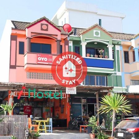 Oyo 586 I Hostel Phuket Extérieur photo