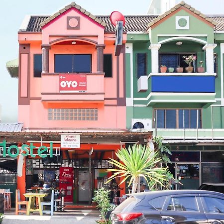 Oyo 586 I Hostel Phuket Extérieur photo
