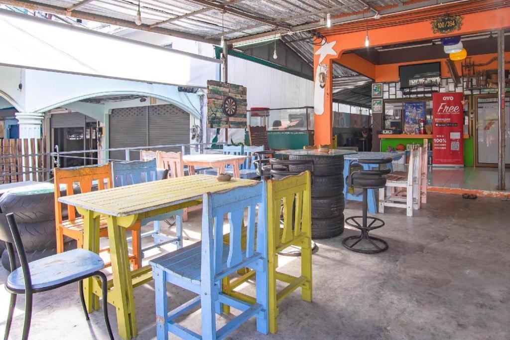 Oyo 586 I Hostel Phuket Extérieur photo
