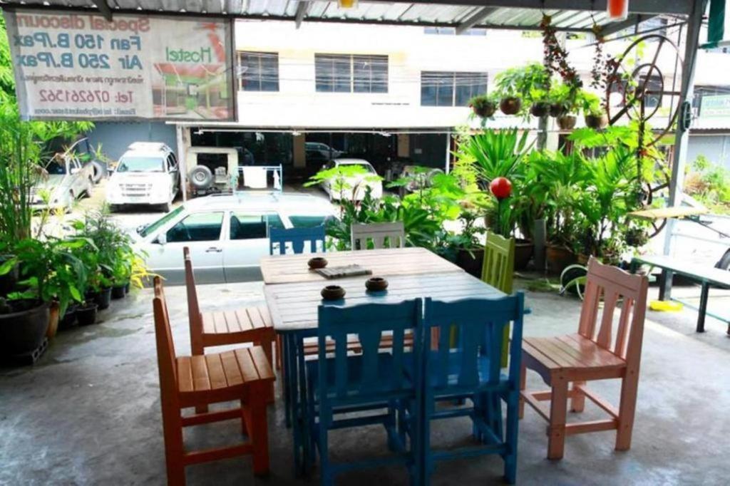 Oyo 586 I Hostel Phuket Extérieur photo