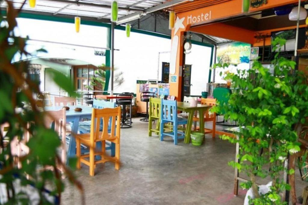 Oyo 586 I Hostel Phuket Extérieur photo