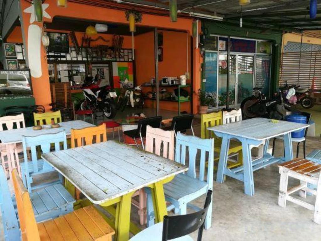 Oyo 586 I Hostel Phuket Extérieur photo