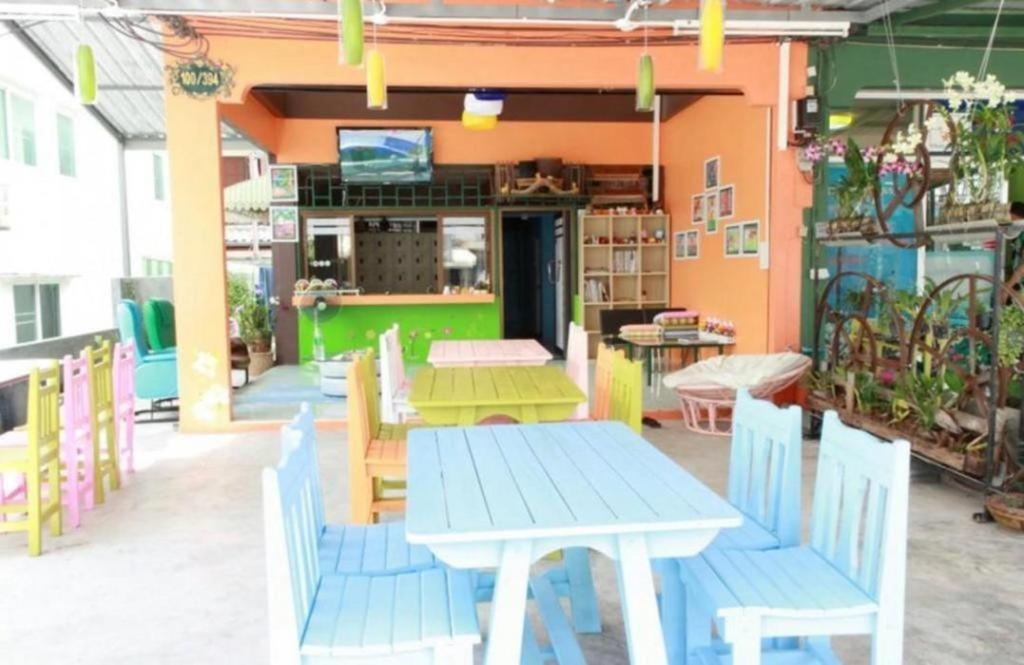 Oyo 586 I Hostel Phuket Extérieur photo