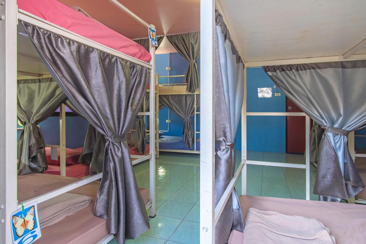 Oyo 586 I Hostel Phuket Extérieur photo